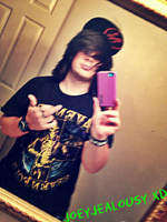 Xi_eat_razorbladesX